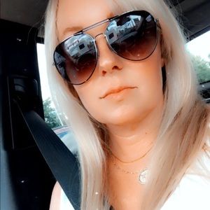 Meet your Posher, Dana
